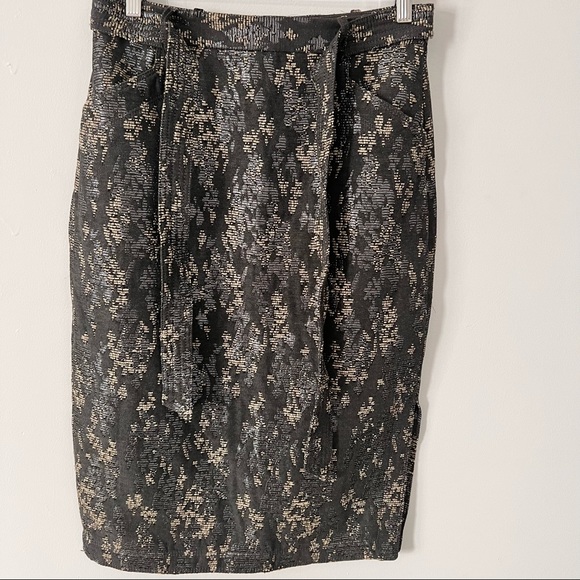 Banana Republic Jacquard 
Gorgeous BR metallic skirt in dark taupe/grey - Picture 3 of 8
